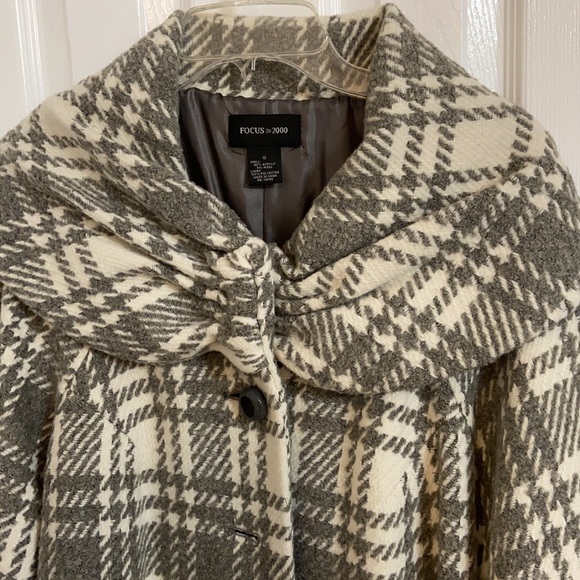 Gray and white coat. New. Never worn. - Picture 2 of 5